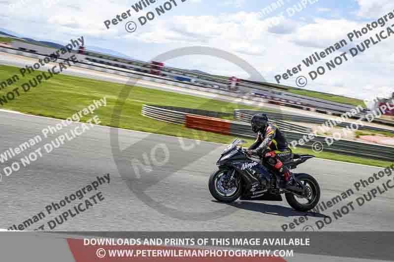 cadwell no limits trackday;cadwell park;cadwell park photographs;cadwell trackday photographs;enduro digital images;event digital images;eventdigitalimages;navarra;no limits trackdays;peter wileman photography;racing digital images;trackday digital images;trackday photos